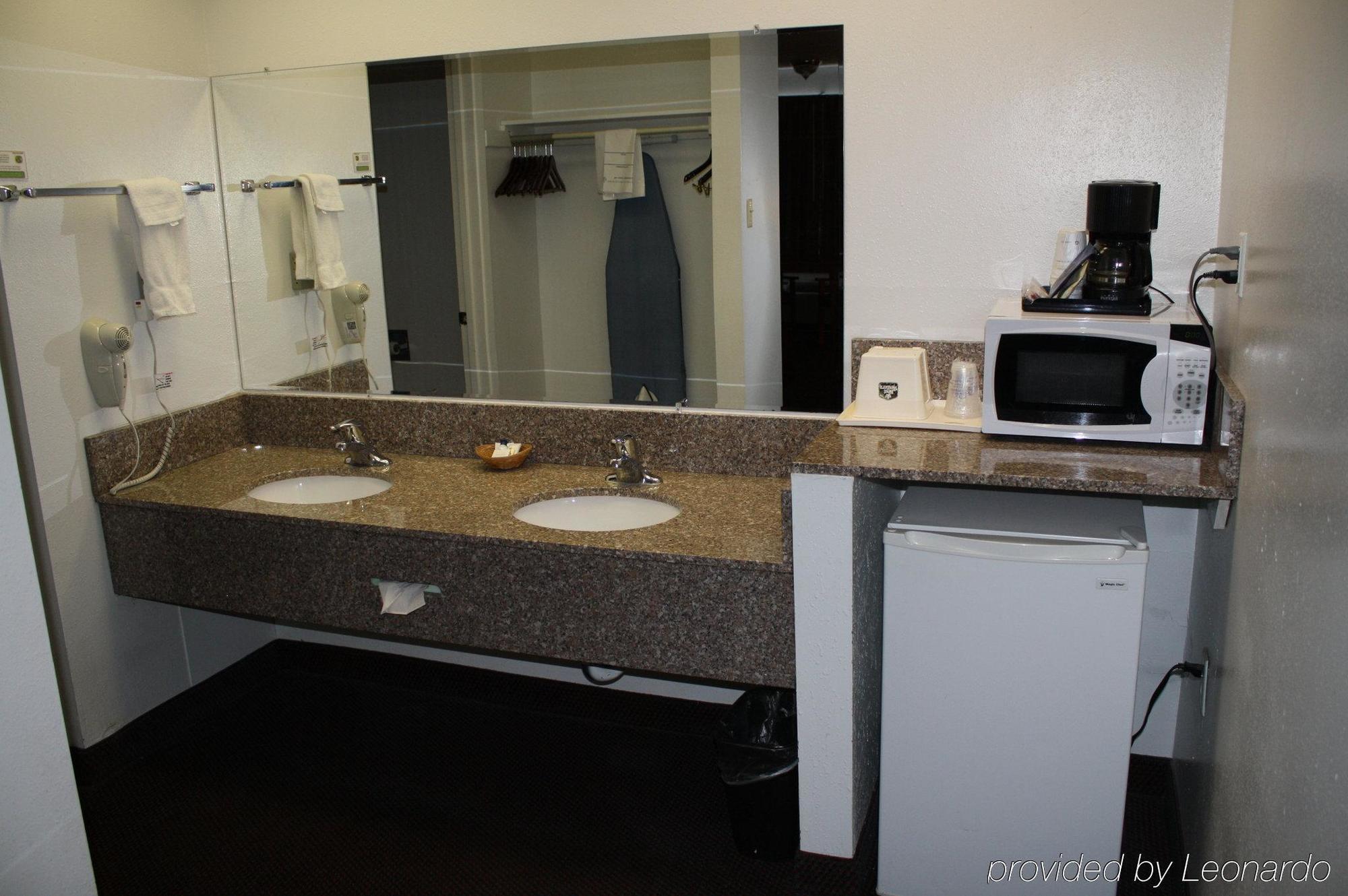 Days Inn & Suites By Wyndham Santa Rosa, Nm Room photo